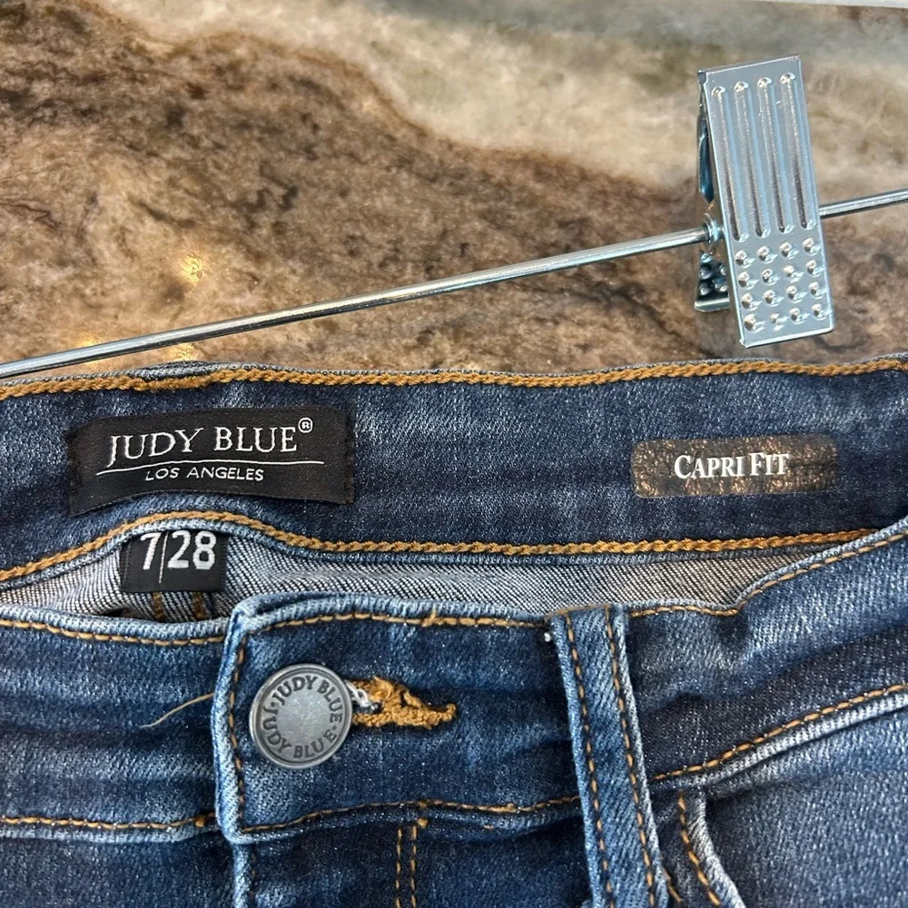 Judy Blue capri Jeans size 7/28 have wear overall GUC - Picture 2 of 5